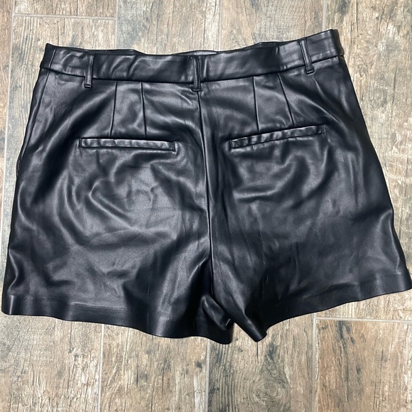 Black faux Leather Shorts - Picture 3 of 3